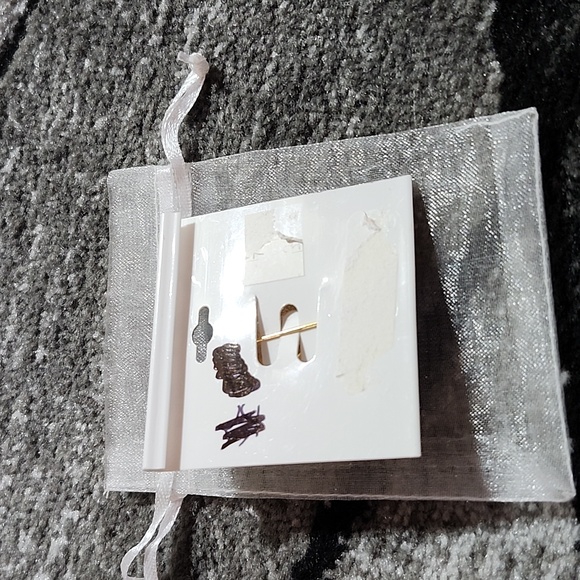 VINTAGE 1999 CHRISTMAS WINTER SNOWMAN HAT PIPE ENAMELED PIN BROOCH COLLE… - Picture 4 of 9